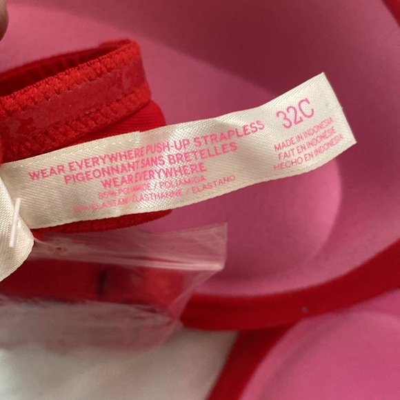 NWOT Victoria's Secret Pink Wear Everywhere Strapless Bra Red 32C - Picture 3 of 4